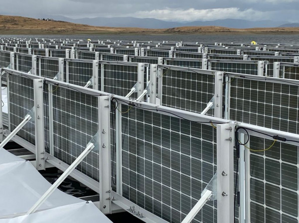 Perfils PRF per a la suportació de panels solars
